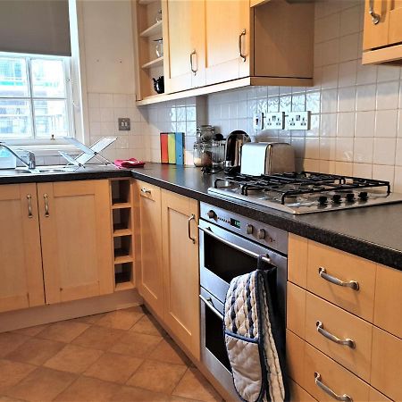 Апартаменты Canongate - Spacious And Historic 2 Bed Flat On Royal Mile Эдинбург Экстерьер фото