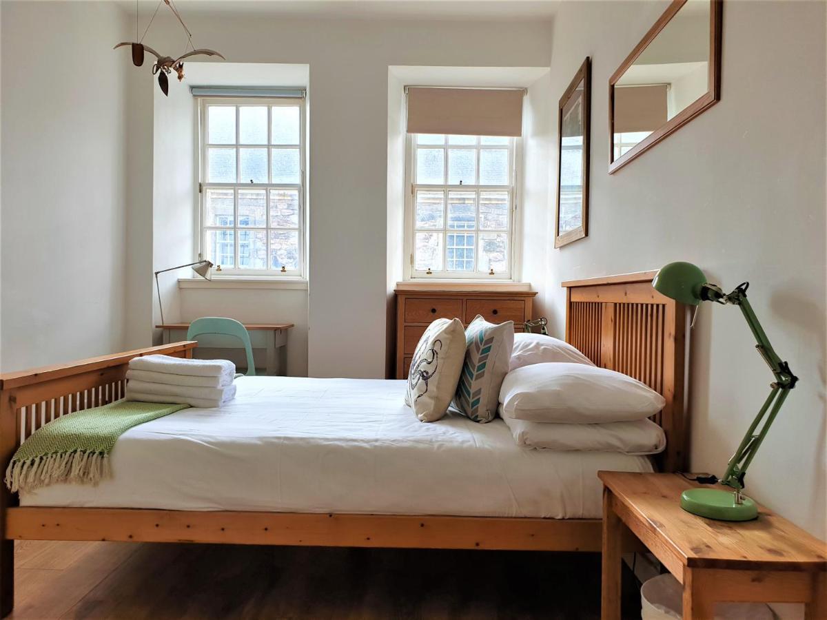 Апартаменты Canongate - Spacious And Historic 2 Bed Flat On Royal Mile Эдинбург Экстерьер фото