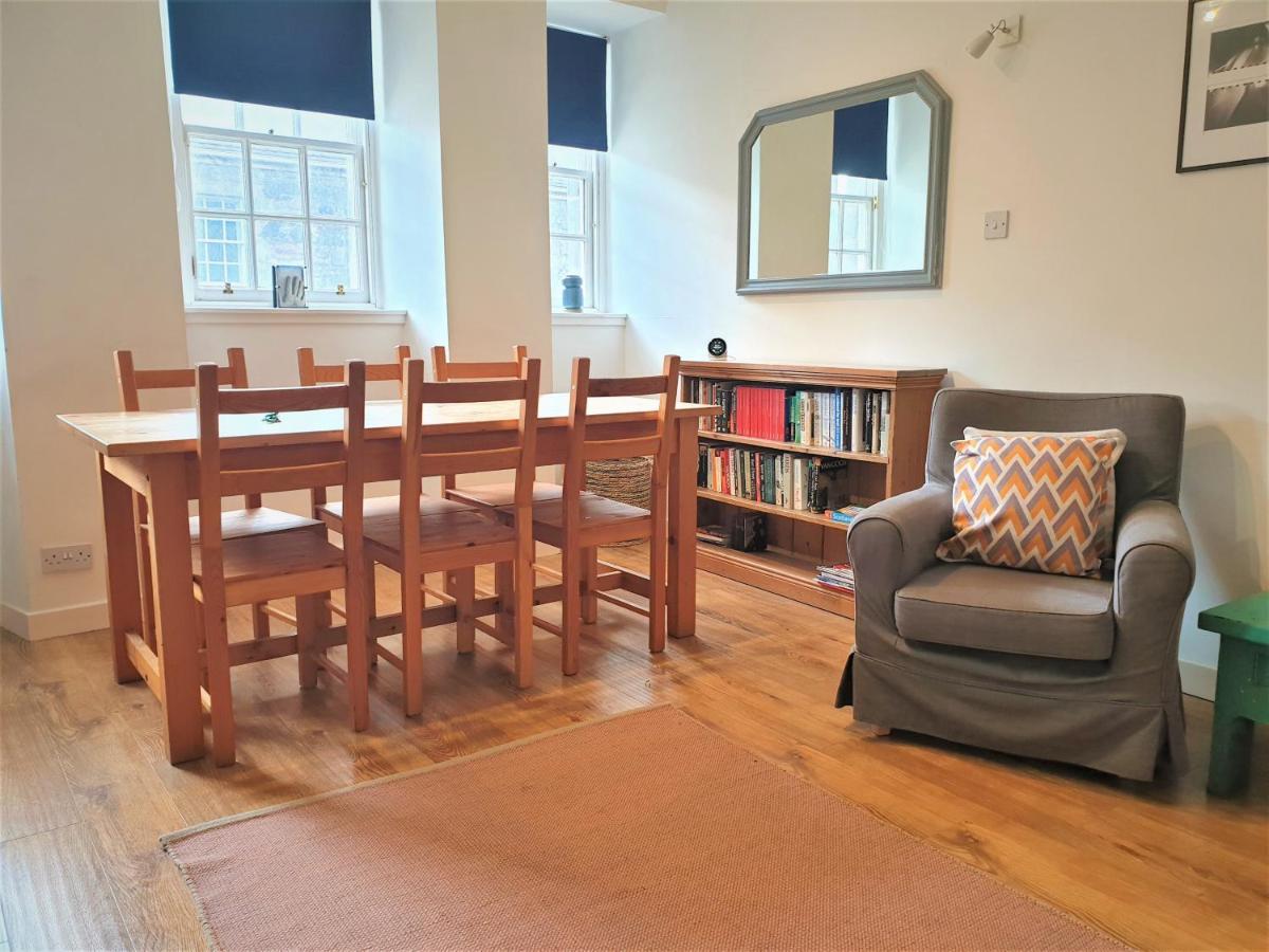 Апартаменты Canongate - Spacious And Historic 2 Bed Flat On Royal Mile Эдинбург Экстерьер фото