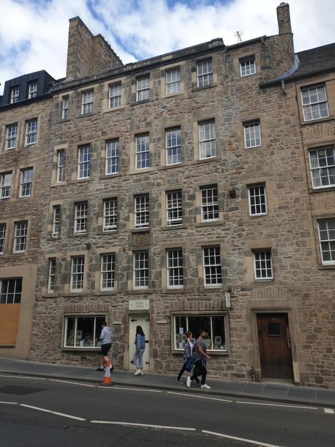 Апартаменты Canongate - Spacious And Historic 2 Bed Flat On Royal Mile Эдинбург Экстерьер фото